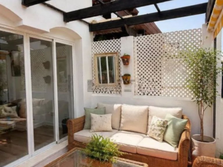Apartment for Sale in El Paraiso, Malaga 6