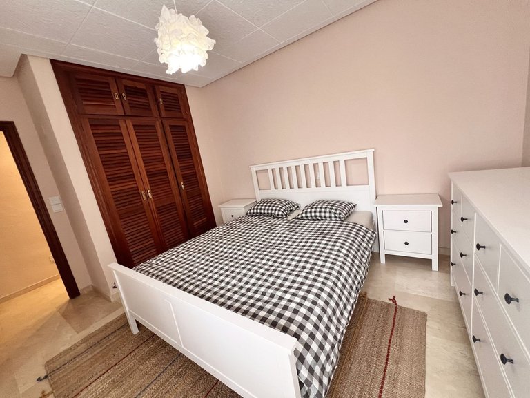 Apartment for Sale in Nueva Andalucía, Malaga 17