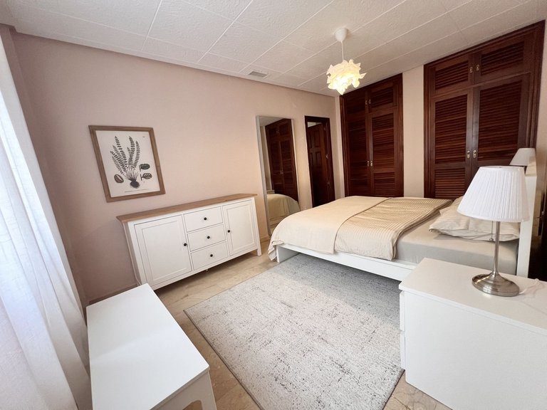 Apartment for Sale in Nueva Andalucía, Malaga 18