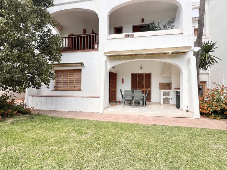 Apartment for Sale in Nueva Andalucía, Malaga 22