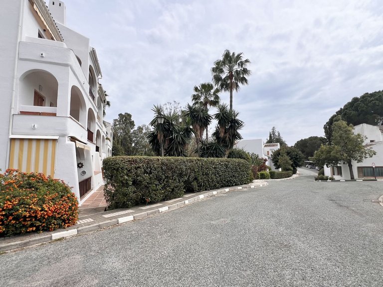 Apartment for Sale in Nueva Andalucía, Malaga 25