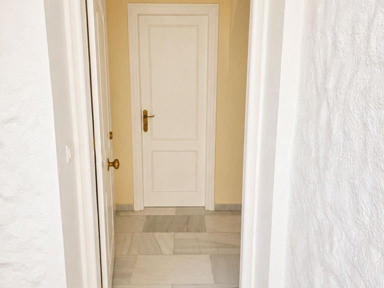 Apartment for Sale in El Paraiso, Malaga 10