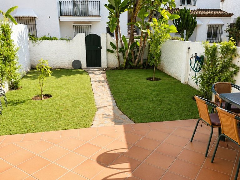 Apartment for Sale in El Paraiso, Malaga 2