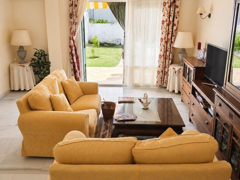 Apartment for Sale in El Paraiso, Malaga 4