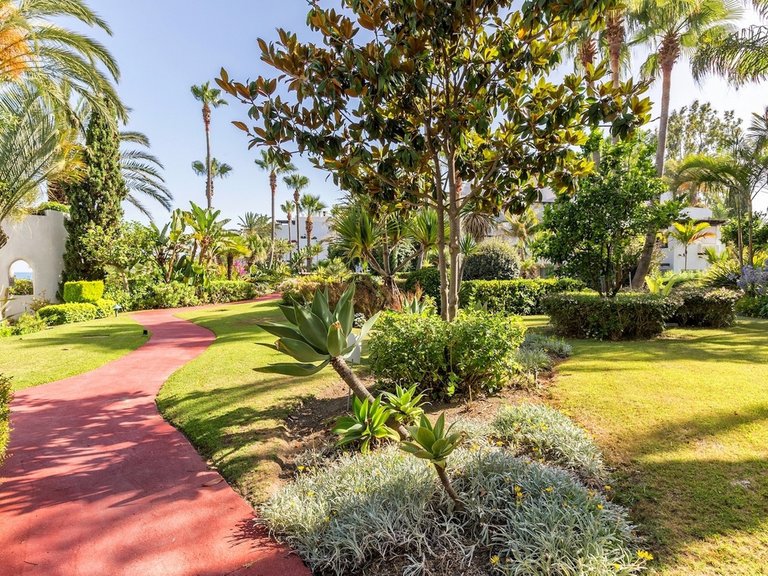 Apartment for Sale in Puerto Banús, Malaga 18