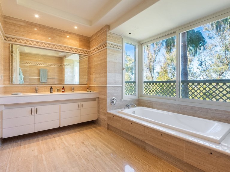 Apartment for Sale in Marbella, Malaga 11