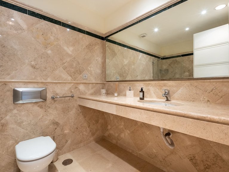 Apartment for Sale in Marbella, Malaga 17