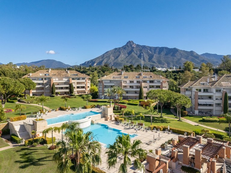 Apartment for Sale in Marbella, Malaga 25