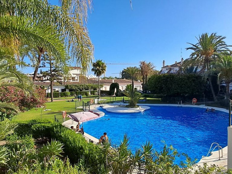 Apartment for Sale in The Golden Mile, Malaga 17