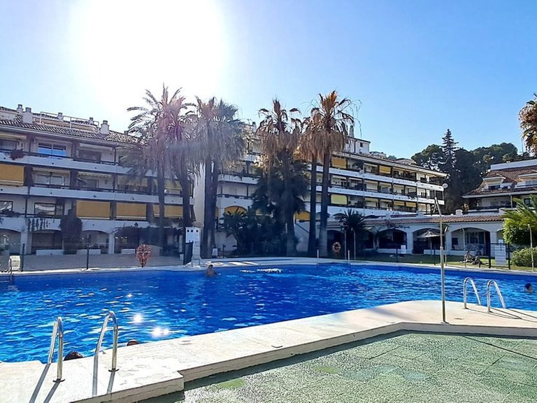 Apartment for Sale in The Golden Mile, Malaga 24