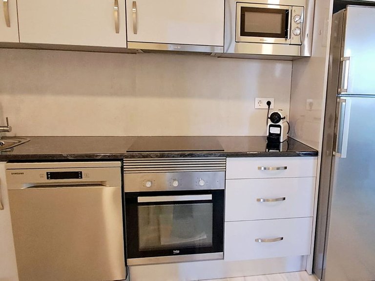 Apartment for Sale in The Golden Mile, Malaga 9