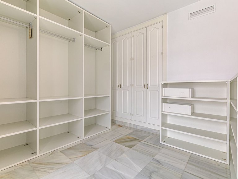 Villa for Sale in Nueva Andalucía, Malaga 13