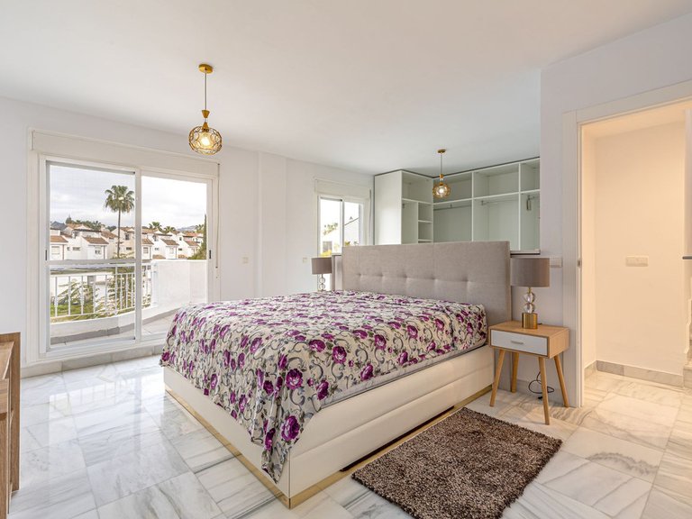 Villa for Sale in Nueva Andalucía, Malaga 14