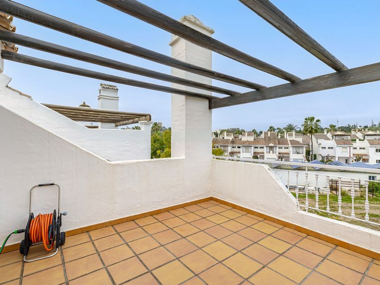Villa for Sale in Nueva Andalucía, Malaga 17