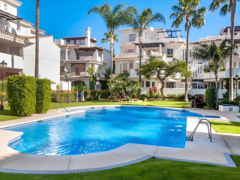 Villa for Sale in Nueva Andalucía, Malaga 5