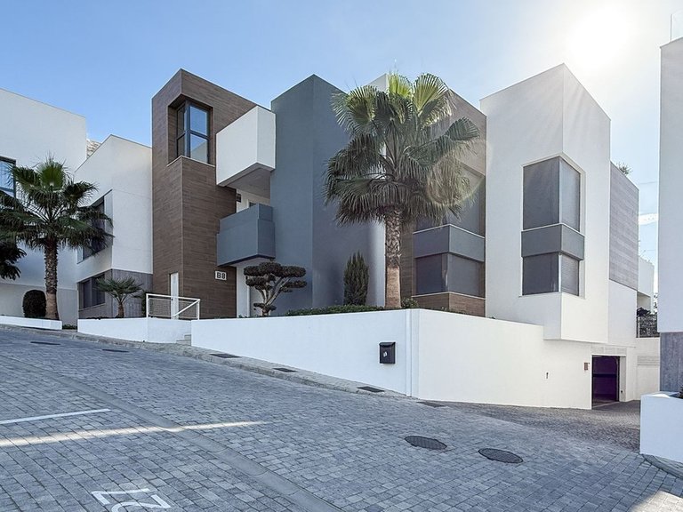 Apartment for Sale in Artola, Malaga 47