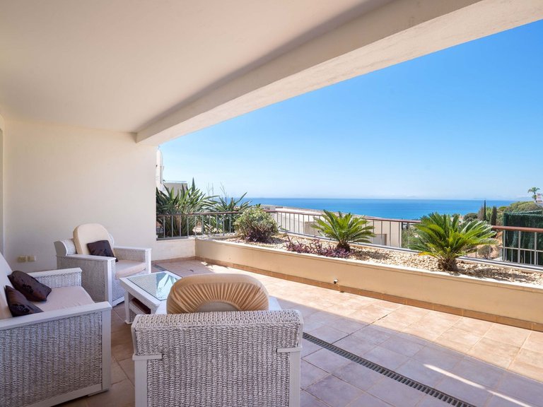 Apartment for Sale in Altos De Los Monteros, Malaga 1