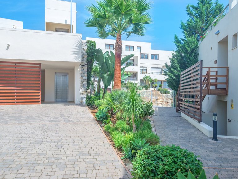 Apartment for Sale in Altos De Los Monteros, Malaga 25