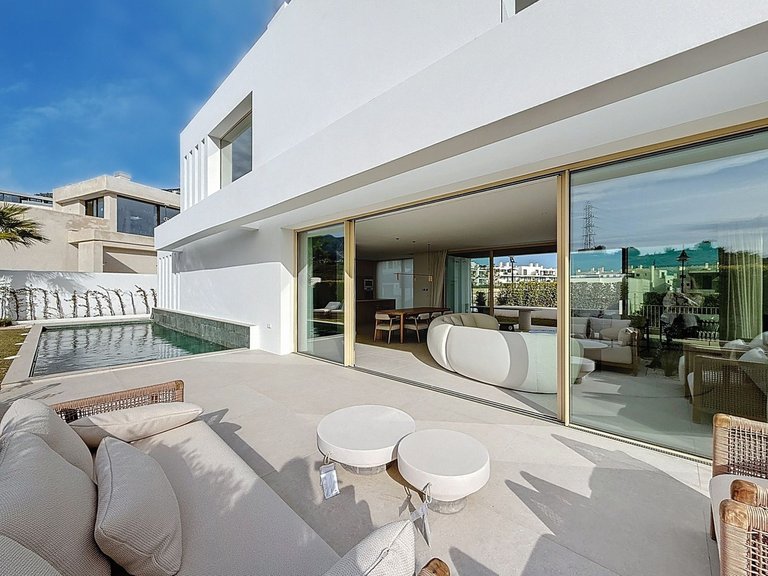 Villa for Sale in Málaga, Malaga 2