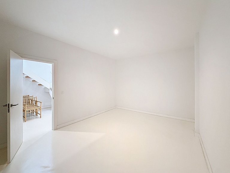 Villa for Sale in Málaga, Malaga 30