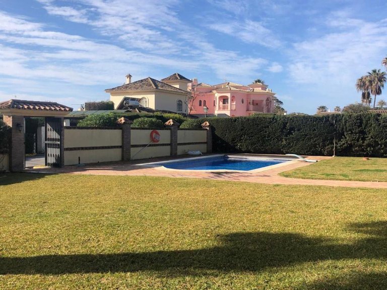 Villa for Sale in Estepona, Malaga 6