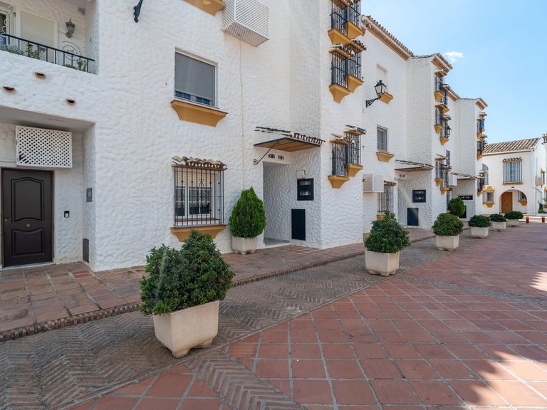 Apartment for Sale in Costa del Sol, Benalmadena Pueblo, Malaga 9