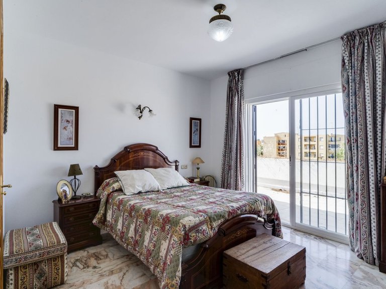 Villa for Sale in Marbella, Malaga 24
