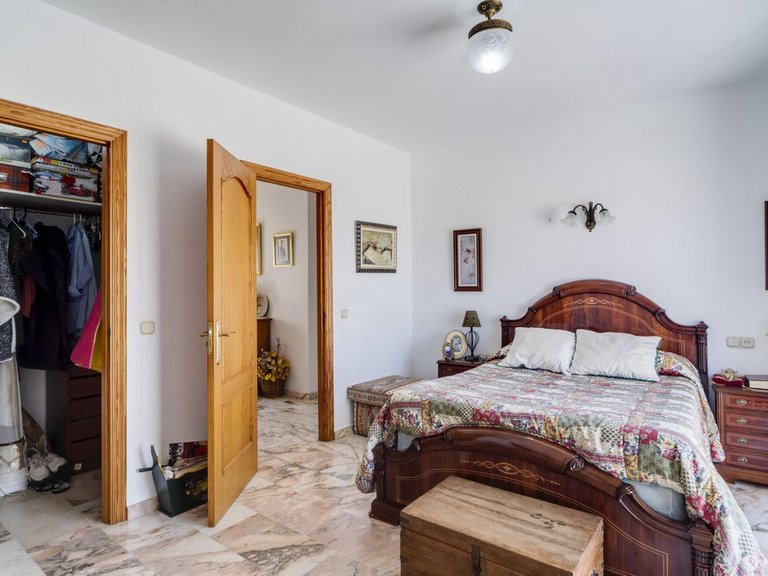Villa for Sale in Marbella, Malaga 25