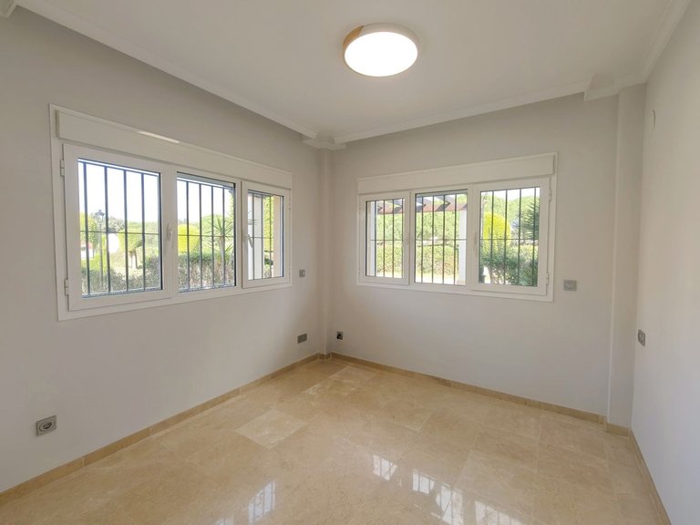 Villa for Sale in San Roque Club, Cadiz 10