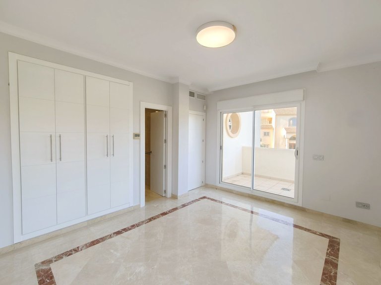 Villa for Sale in San Roque Club, Cadiz 16
