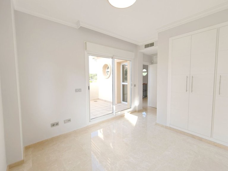Villa for Sale in San Roque Club, Cadiz 18