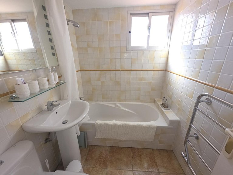 Apartment for Sale in Fuengirola, Malaga 10