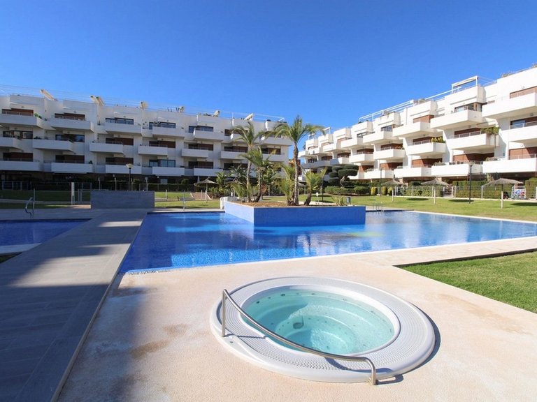 Apartment for Sale in Lomas De Cabo Roig, Alicante 3