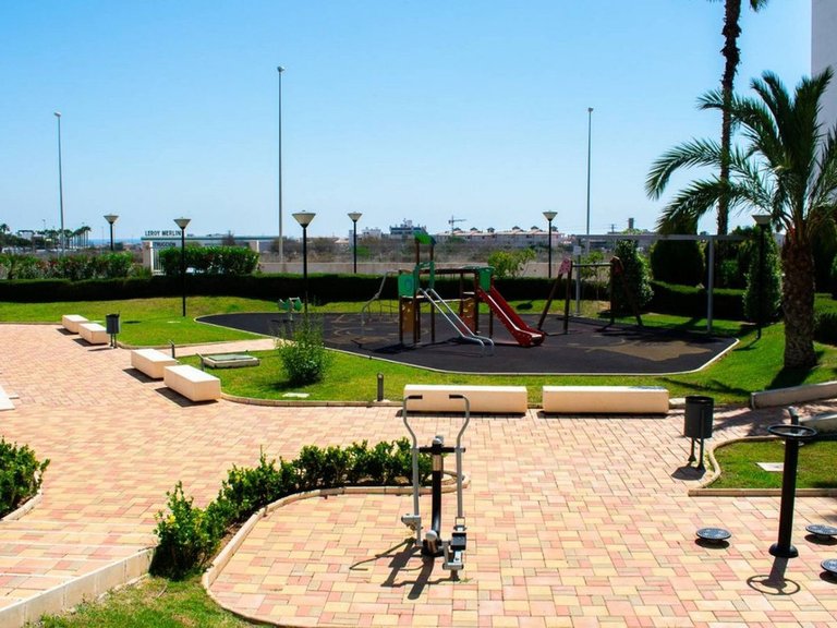 Apartment for Sale in Lomas De Cabo Roig, Alicante 38