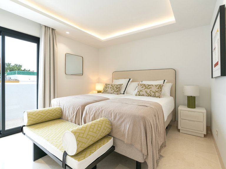 Villa for Sale in The Golden Mile, Malaga 13