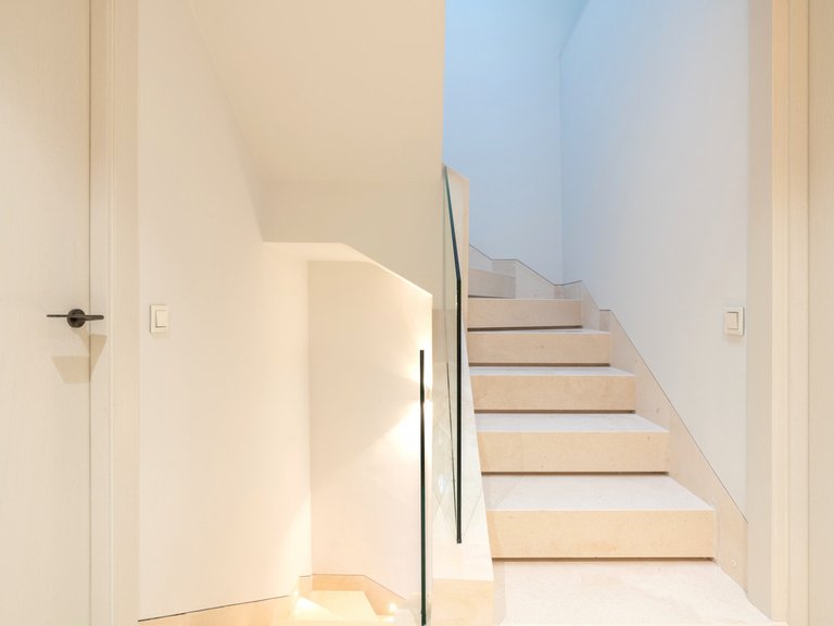 Villa for Sale in The Golden Mile, Malaga 26