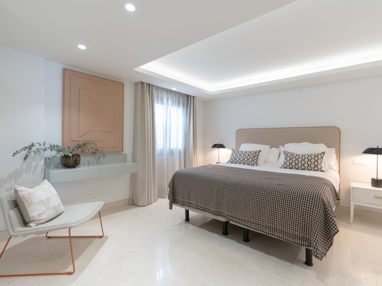 Villa for Sale in The Golden Mile, Malaga 29