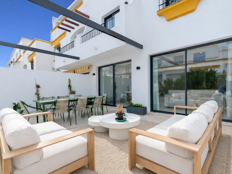Villa for Sale in The Golden Mile, Malaga 3
