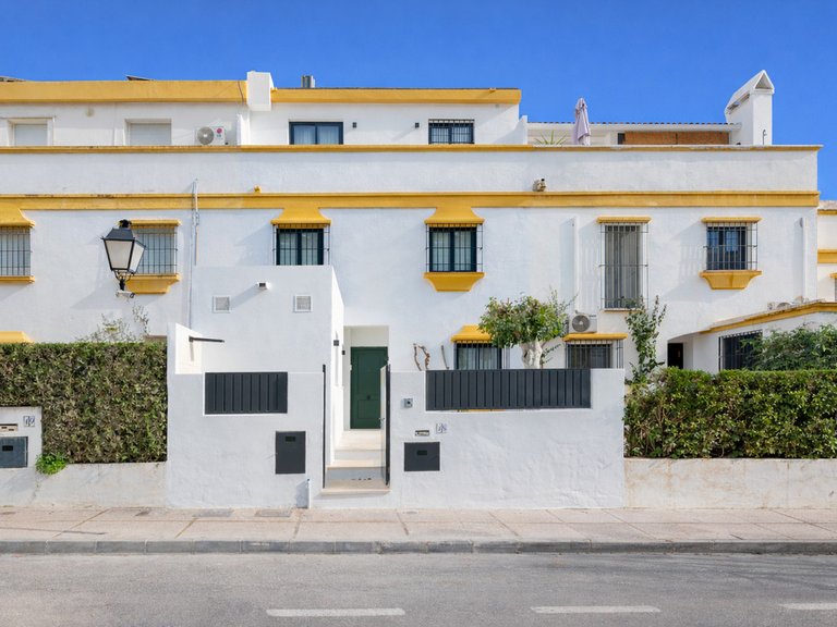 Villa for Sale in The Golden Mile, Malaga 40