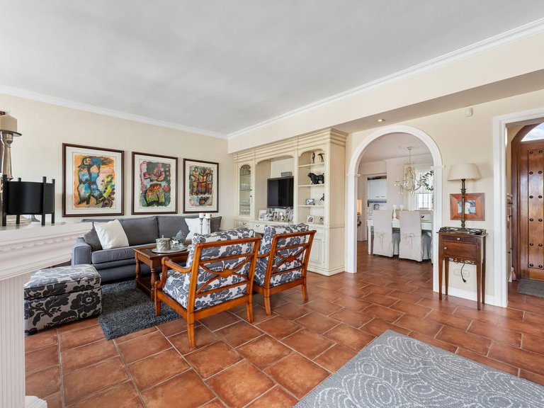 Villa for Sale in Nueva Andalucía, Malaga 10