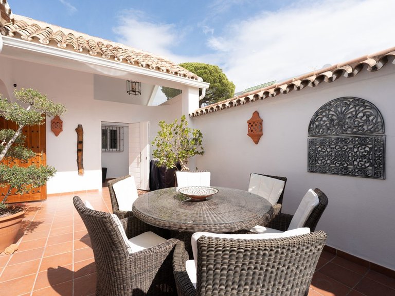 Villa for Sale in Nueva Andalucía, Malaga 11