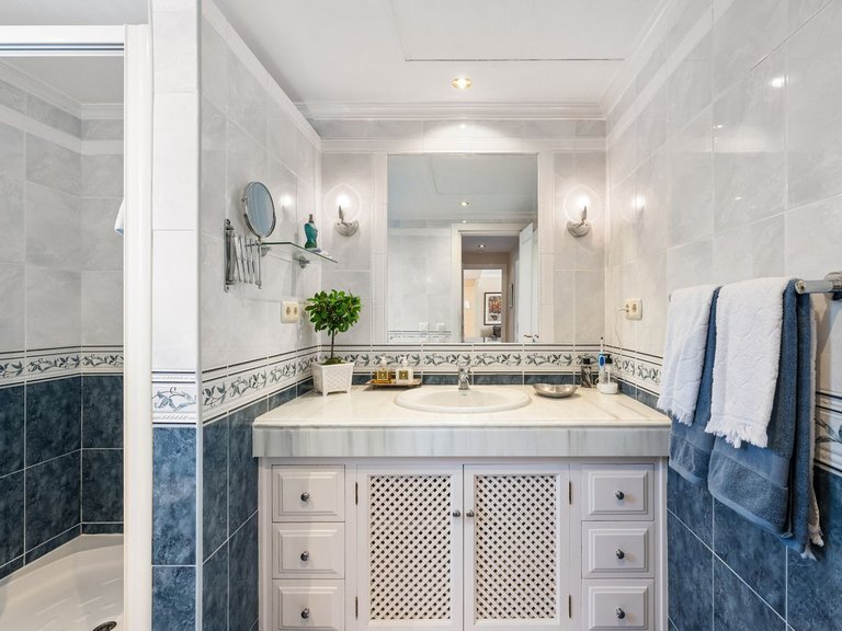 Villa for Sale in Nueva Andalucía, Malaga 13