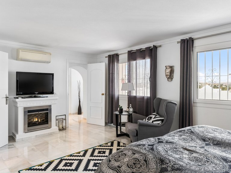 Villa for Sale in Nueva Andalucía, Malaga 17