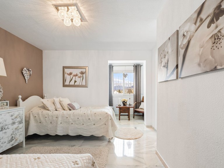 Villa for Sale in Nueva Andalucía, Malaga 20