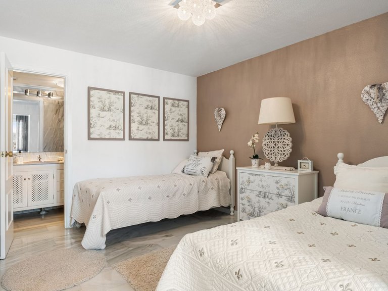 Villa for Sale in Nueva Andalucía, Malaga 21