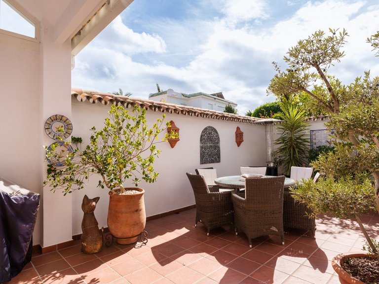 Villa for Sale in Nueva Andalucía, Malaga 23