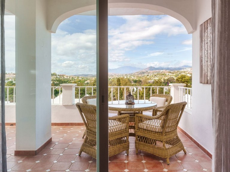 Villa for Sale in Nueva Andalucía, Malaga 25