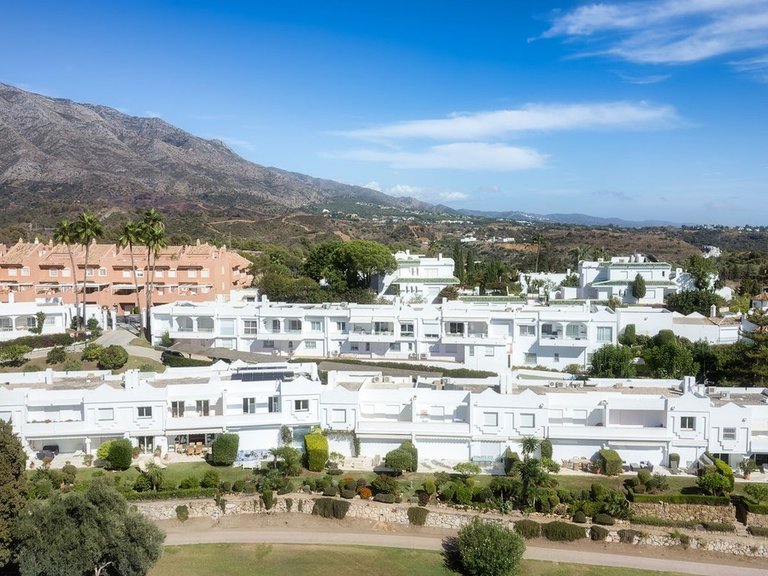 Villa for Sale in Nueva Andalucía, Malaga 26