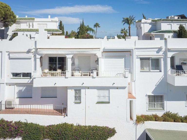 Villa for Sale in Nueva Andalucía, Malaga 29