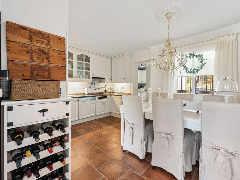 Villa for Sale in Nueva Andalucía, Malaga 5